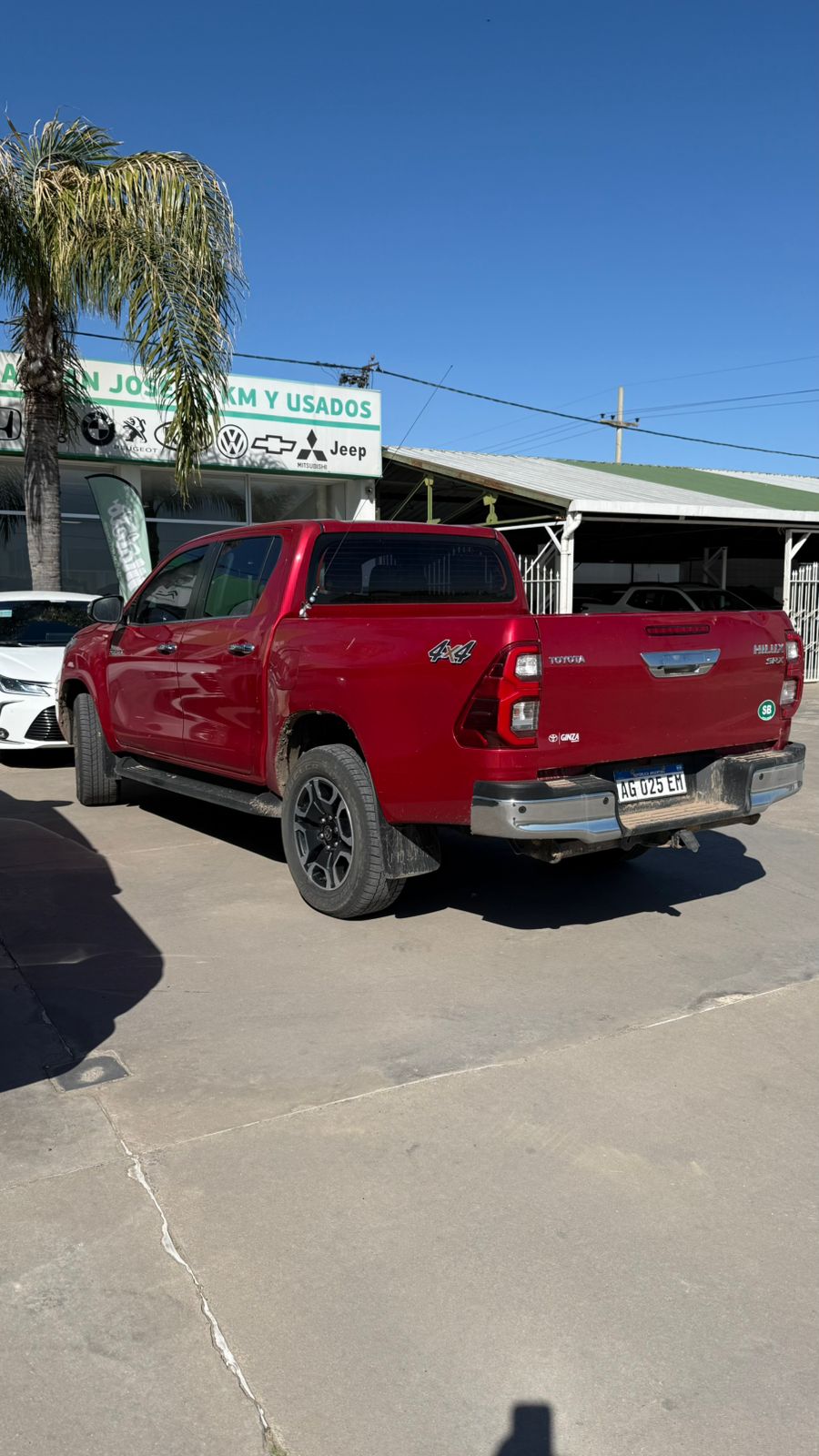 TOYOTA - HILUX SRV 4X4  - AUTOMÁTICA - 2023